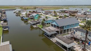 274 Barracuda Street, Bayou Vista, TX 77563