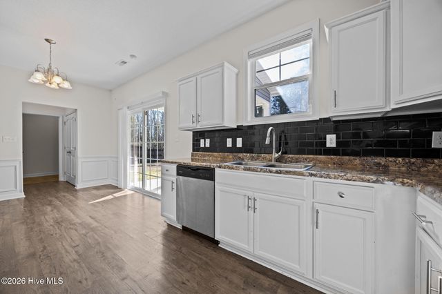 712 Dexter Court, Jacksonville, NC 28546