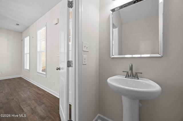 712 Dexter Court, Jacksonville, NC 28546