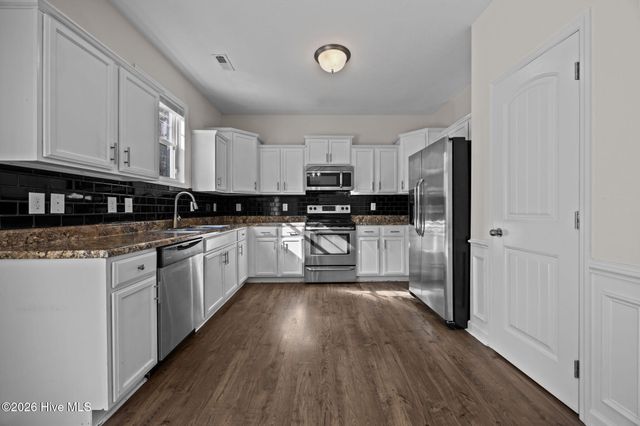 712 Dexter Court, Jacksonville, NC 28546