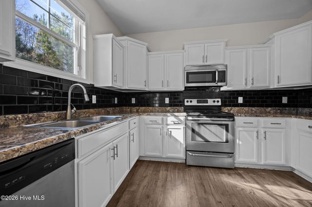 712 Dexter Court, Jacksonville, NC 28546