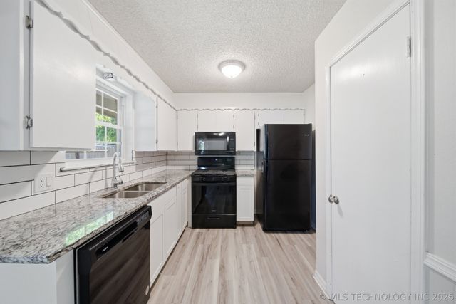 216 E J Street, Jenks, OK 74037