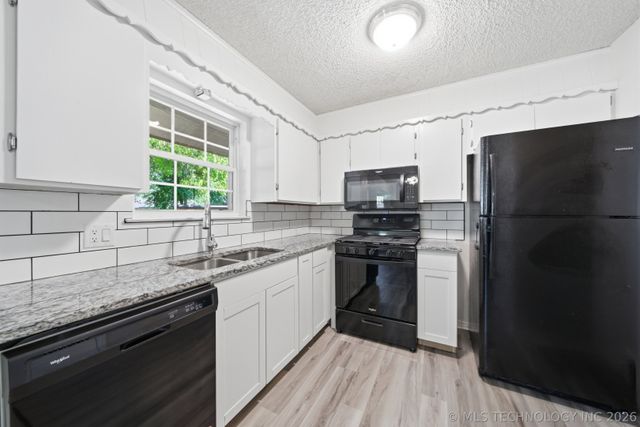 216 E J Street, Jenks, OK 74037