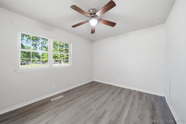 216 E J Street, Jenks, OK 74037