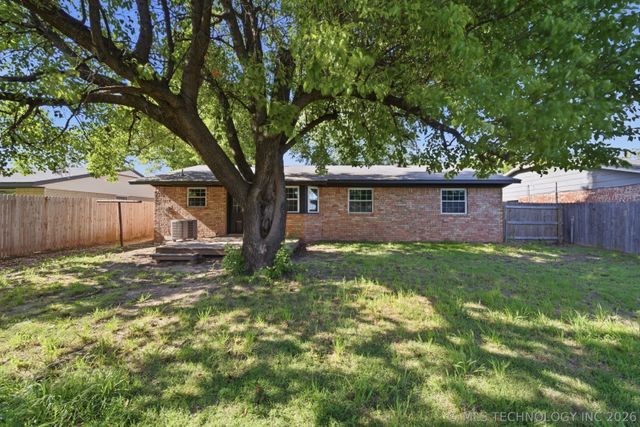 216 E J Street, Jenks, OK 74037
