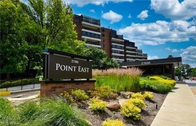 27500 Cedar Road 808, Beachwood, OH 44122