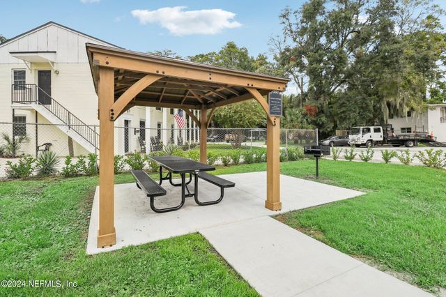 1924 DANESE Court, Jacksonville, FL 32207