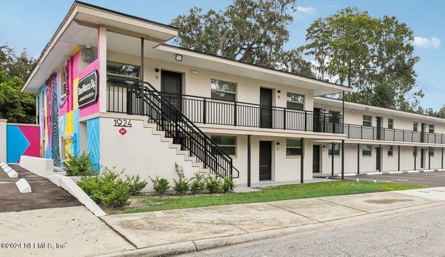 1924 DANESE Court, Jacksonville, FL 32207