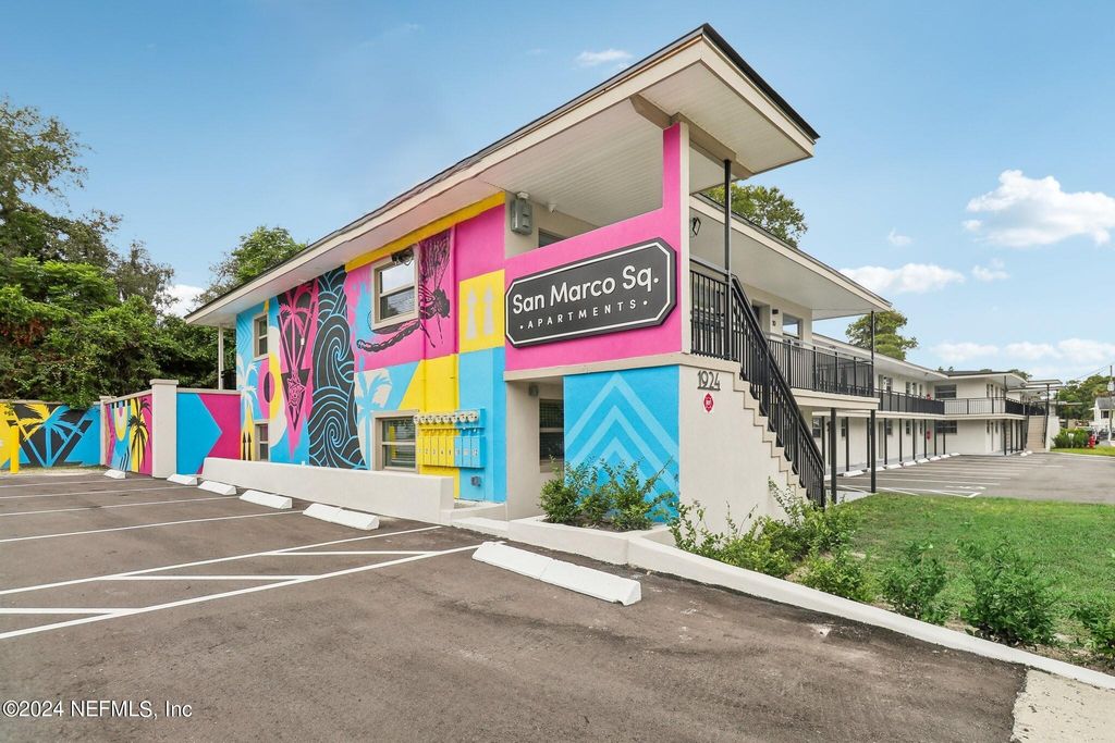 1924 DANESE Court, Jacksonville, FL 32207