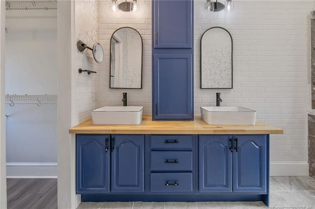 1915 Morganton Road, Fayetteville, NC 28305