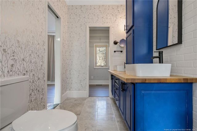 1915 Morganton Road, Fayetteville, NC 28305