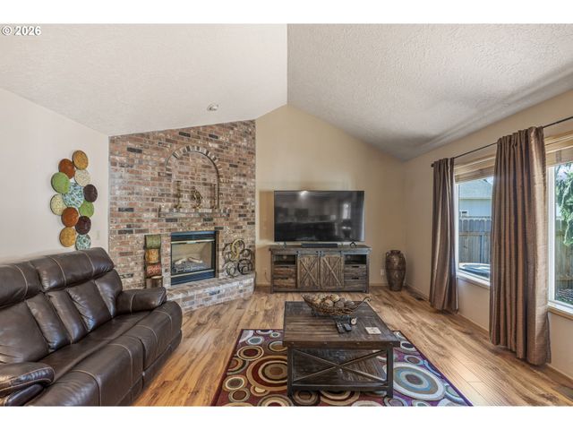 2951 PREMIERE Pl, Longview, WA 98632