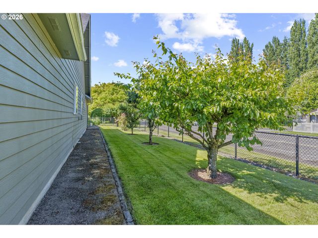 2951 PREMIERE Pl, Longview, WA 98632