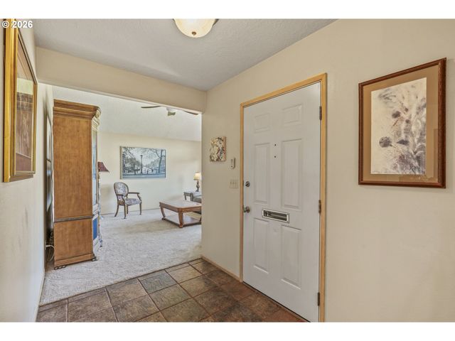 2951 PREMIERE Pl, Longview, WA 98632