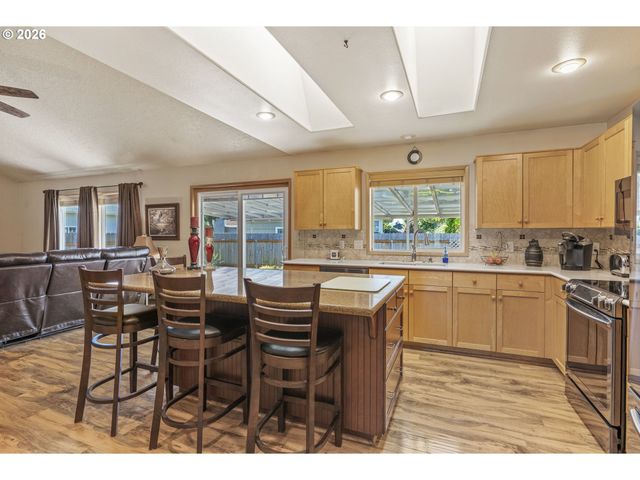 2951 PREMIERE Pl, Longview, WA 98632