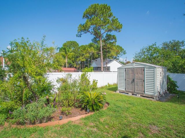 2101 SW Alloway Avenue, Port St. Lucie, FL 34953