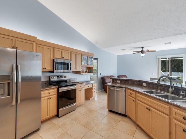 2101 SW Alloway Avenue, Port St. Lucie, FL 34953