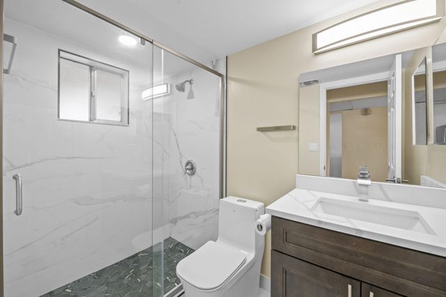 830 SW 9th Street Circle 204, Boca Raton, FL 33486