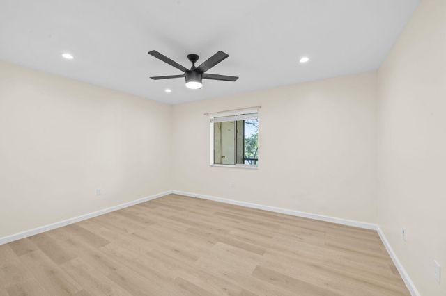 830 SW 9th Street Circle 204, Boca Raton, FL 33486