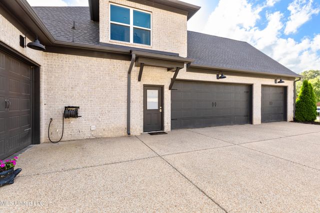 8209 Waterfall Way, Olive Branch, MS 38654