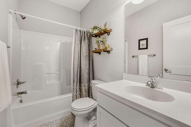 9105 Lexington Ave N B, Blaine, MN 55014