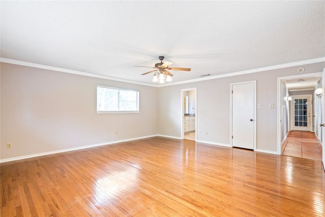 8921 Crosswind Drive, Fort Worth, TX 76179