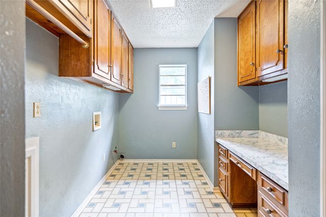 8921 Crosswind Drive, Fort Worth, TX 76179