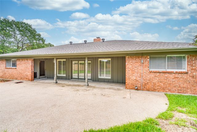 8921 Crosswind Drive, Fort Worth, TX 76179
