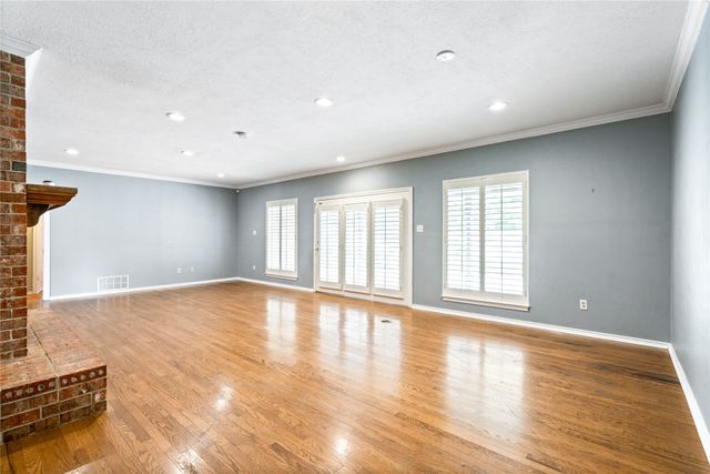 8921 Crosswind Drive, Fort Worth, TX 76179