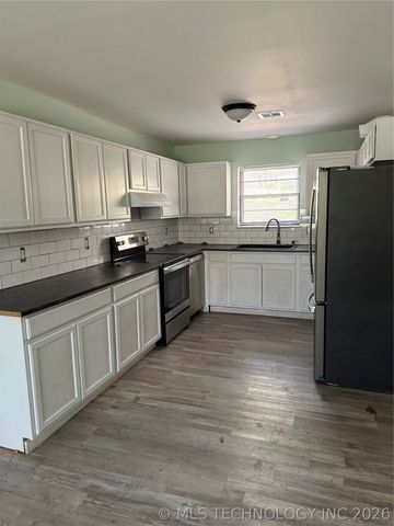 2410 S 77th Street East, Muskogee, OK 74403