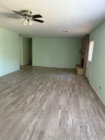 2410 S 77th Street East, Muskogee, OK 74403