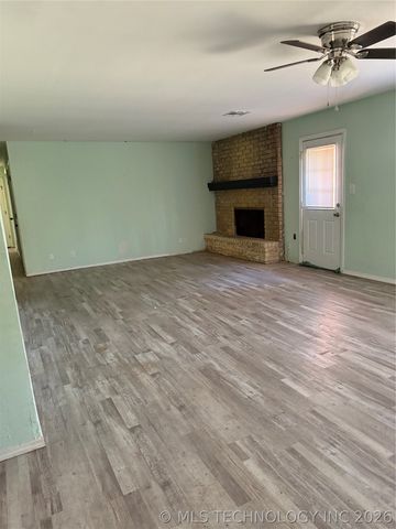 2410 S 77th Street East, Muskogee, OK 74403