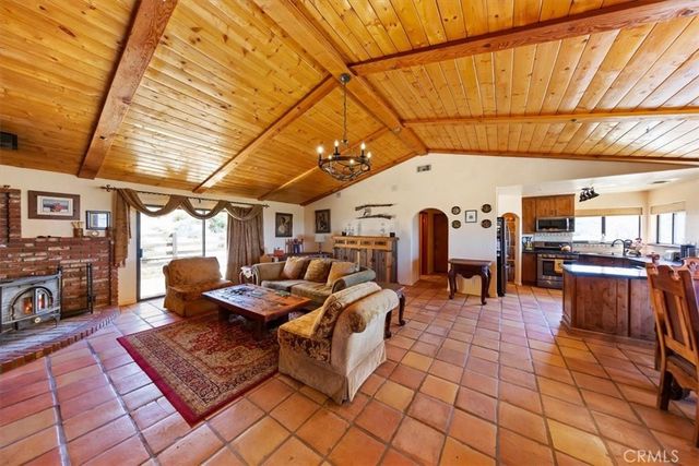 9060 Yucca Hills, Agua Dulce, CA 91390