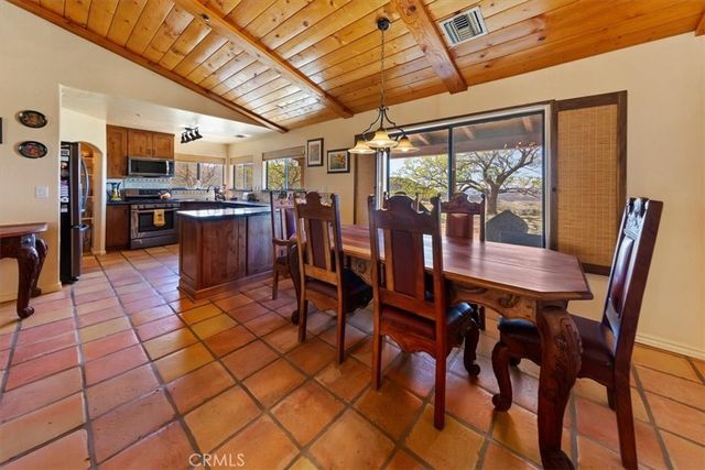 9060 Yucca Hills, Agua Dulce, CA 91390