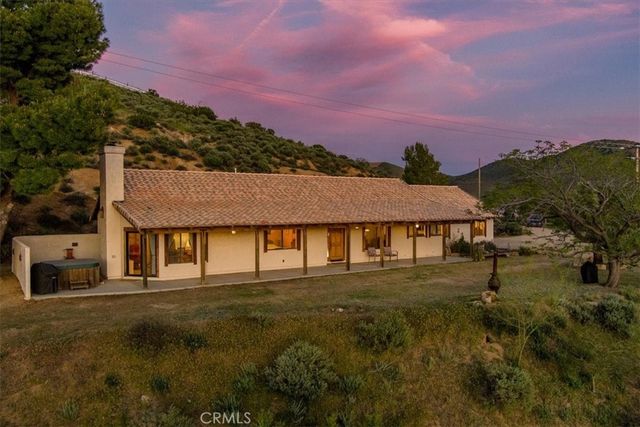9060 Yucca Hills, Agua Dulce, CA 91390