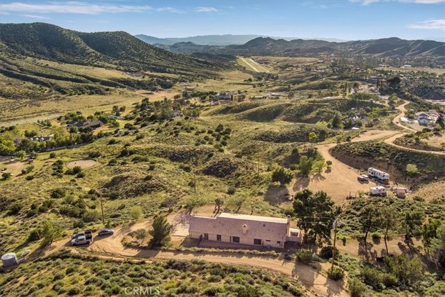 9060 Yucca Hills, Agua Dulce, CA 91390