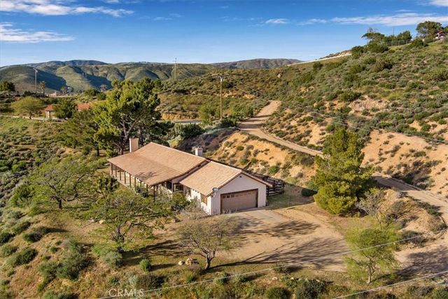 9060 Yucca Hills, Agua Dulce, CA 91390