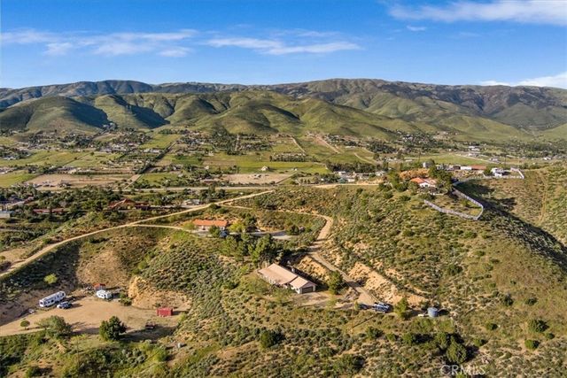 9060 Yucca Hills, Agua Dulce, CA 91390