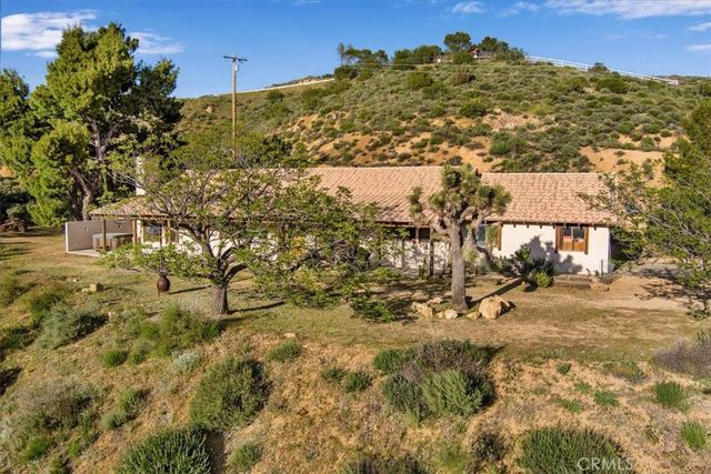 9060 Yucca Hills, Agua Dulce, CA 91390