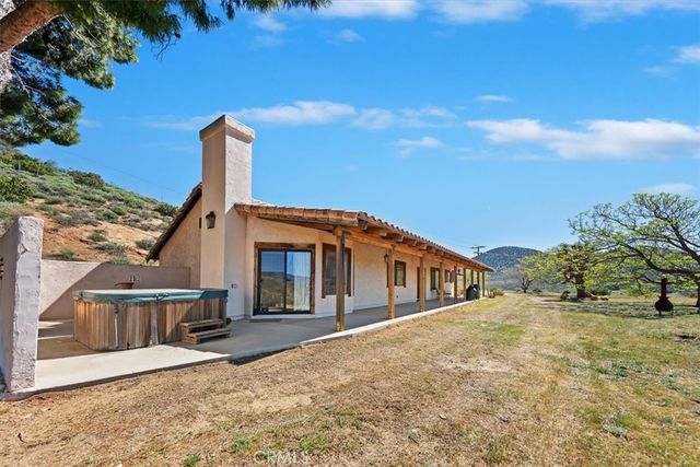 9060 Yucca Hills, Agua Dulce, CA 91390