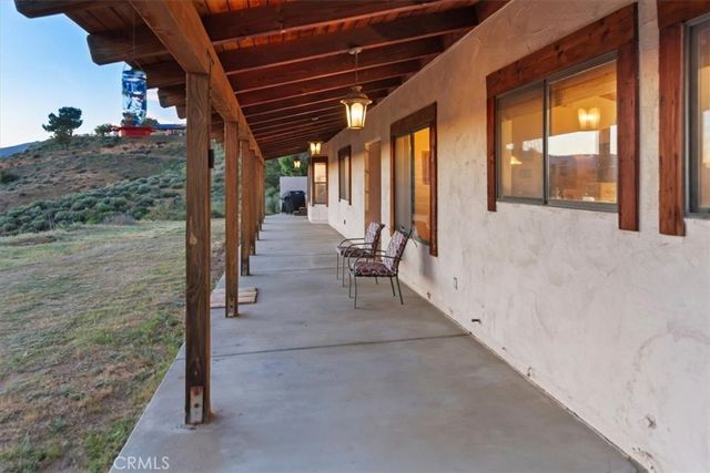9060 Yucca Hills, Agua Dulce, CA 91390