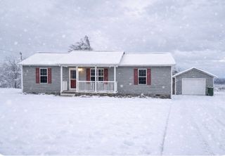 383 Strawberry Dr, Winchester, TN 37398