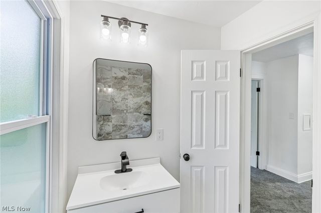 906 Keystone Drive, Cleveland Heights, OH 44121
