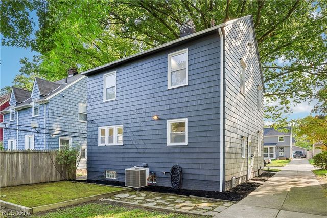 906 Keystone Drive, Cleveland Heights, OH 44121