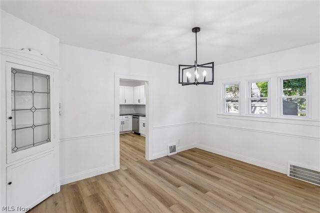 906 Keystone Drive, Cleveland Heights, OH 44121