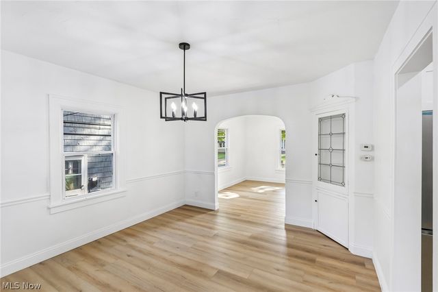 906 Keystone Drive, Cleveland Heights, OH 44121