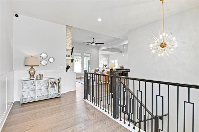 24912 W 98th Place, Lenexa, KS 66227