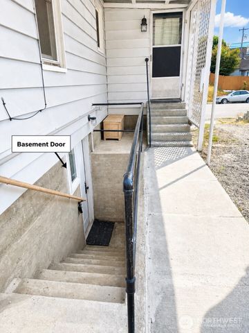3528 Hoyt Avenue, Everett, WA 98201