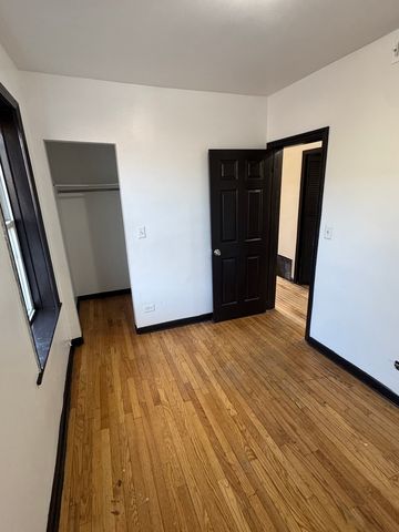 4251 W Haddon Avenue 1, Chicago, IL 60651