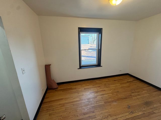 4251 W Haddon Avenue 1, Chicago, IL 60651